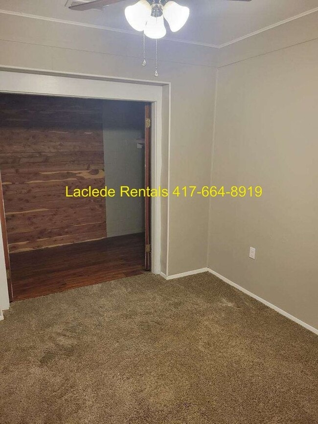 Building Photo - 2 BEDROOM 1 BATHROOM APARTMENT FOR RENT