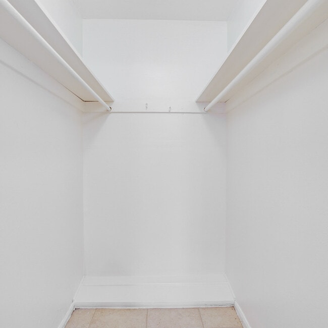 Building Photo - 5352 Wonder Dr