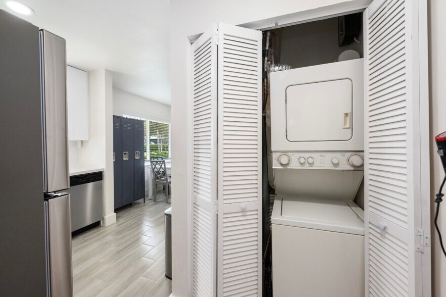 Building Photo - 1702 SW 20th St