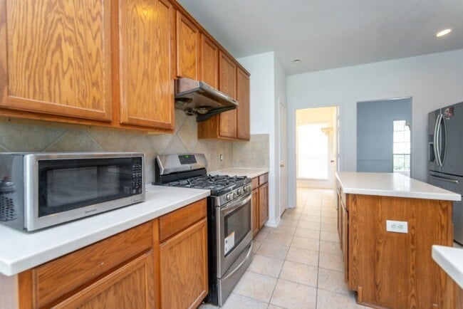 Building Photo - 2322 Cool Springs Ln
