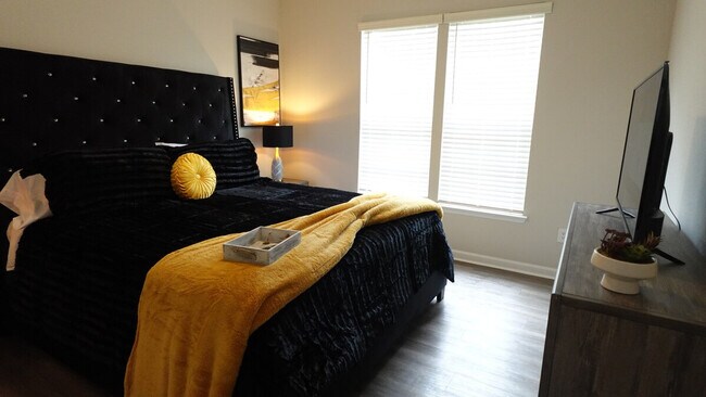 Building Photo - 3550 Esplanade Way