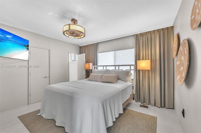 Building Photo - 1130 Venetian Way