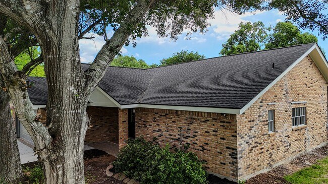 Building Photo - 51 Sweetgum Ct