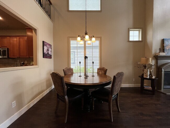 Building Photo - Charming 3 Bedroom Villebois Home with Loft, A/C, Designer Finishes and Community Pool!