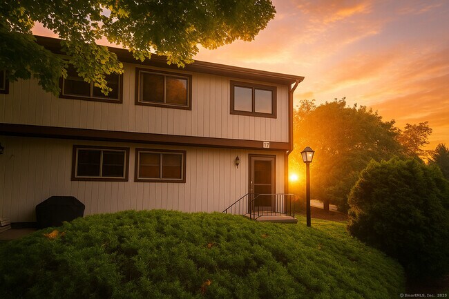 Primary Photo - 27 Crows Nest Ln