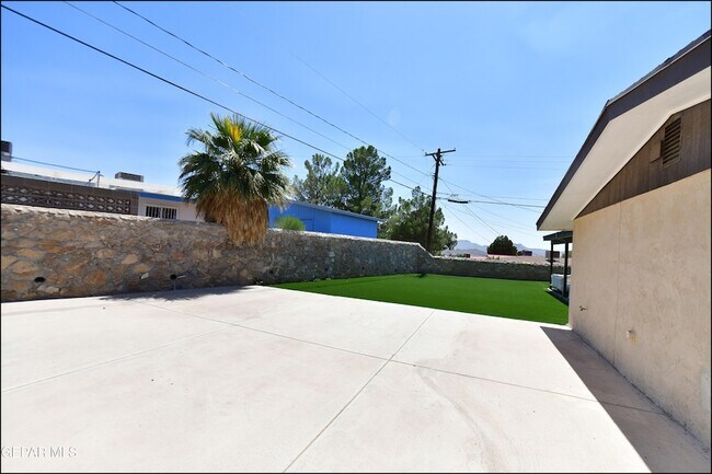 Building Photo - 4224 Hampshire Ln