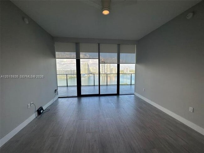 Building Photo - 5000 Island Estates Dr
