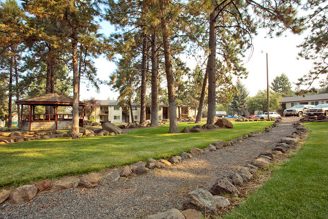 Building Photo - Awbrey Pines on the Butte