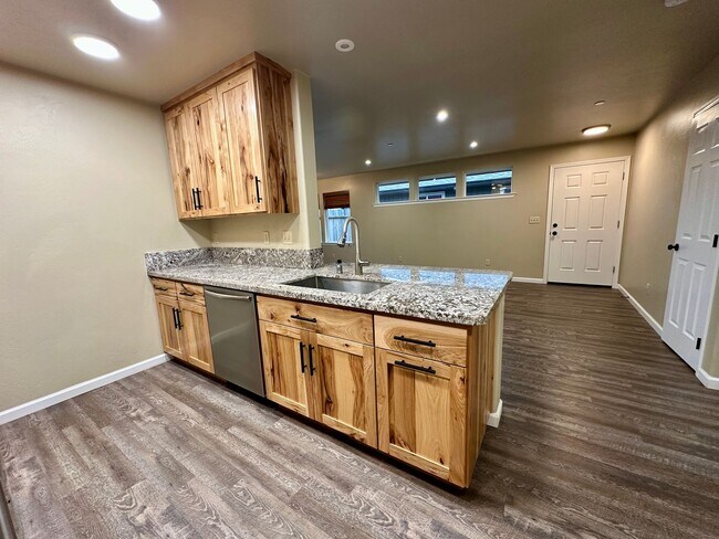 Building Photo - 259 Hodgson St