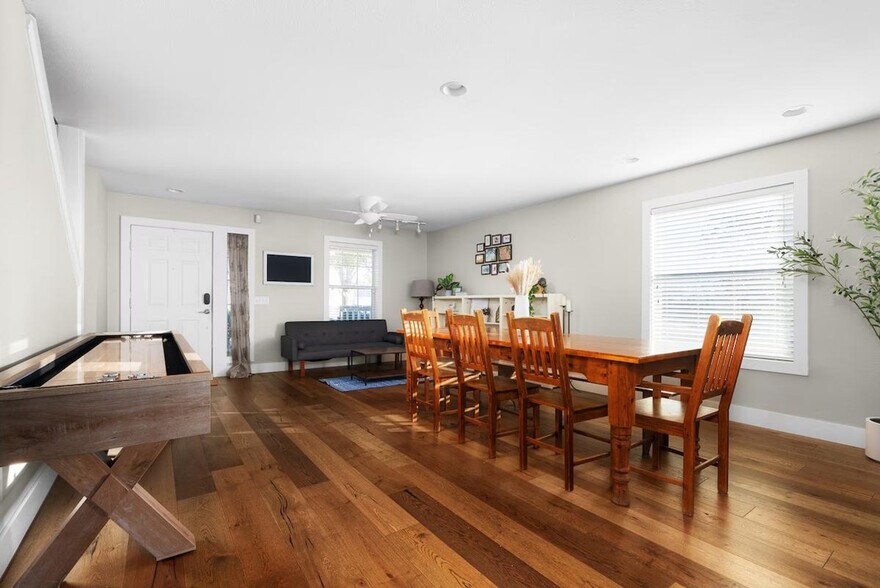 Building Photo - 709 Colonial Park Blvd