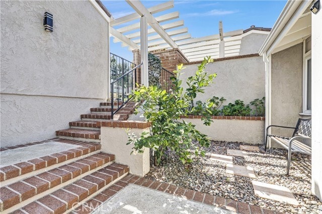 Building Photo - 17 Valley View