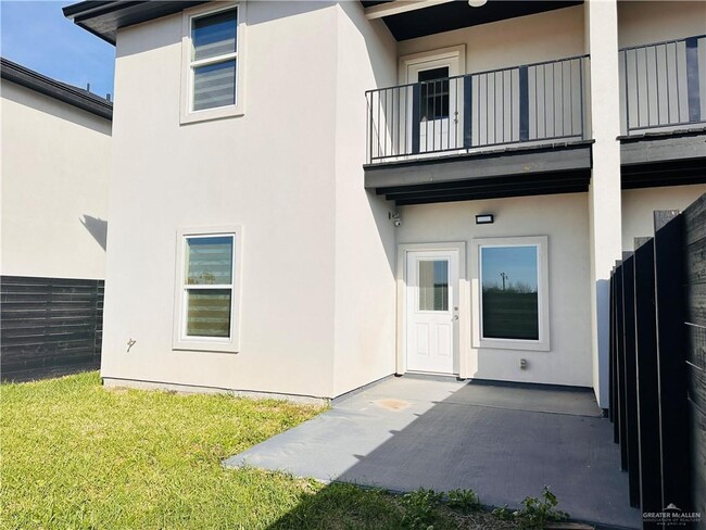 Building Photo - 25 S Kerala Ave