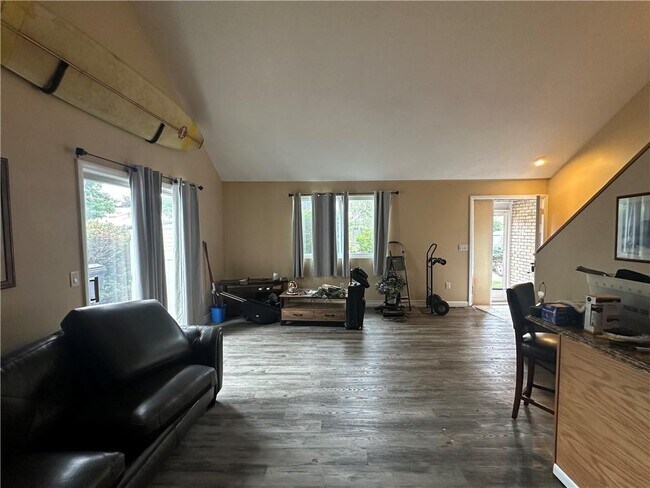 Building Photo - 846 Halifax Dr