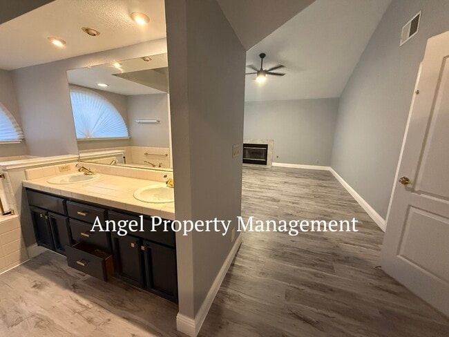 Building Photo - 9131 Brienne Way
