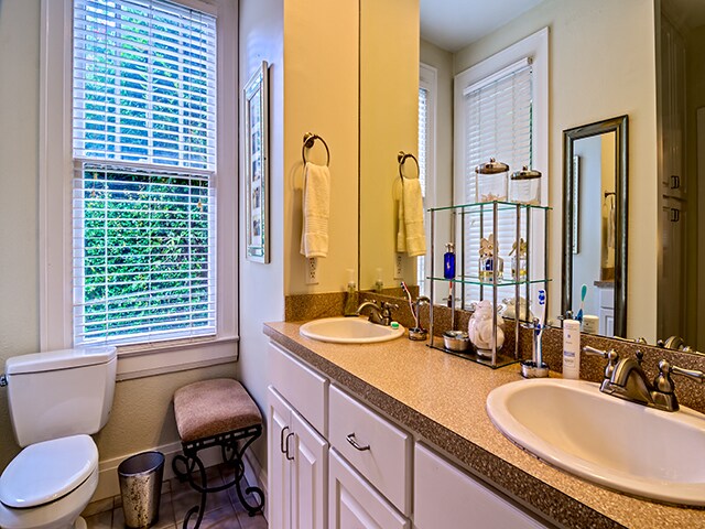 Building Photo - 1052 Magnolia Curve