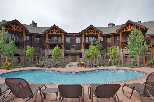 Building Photo - 2900 Blackhawk Ct