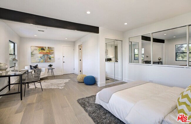 Building Photo - 3712 Berry Dr