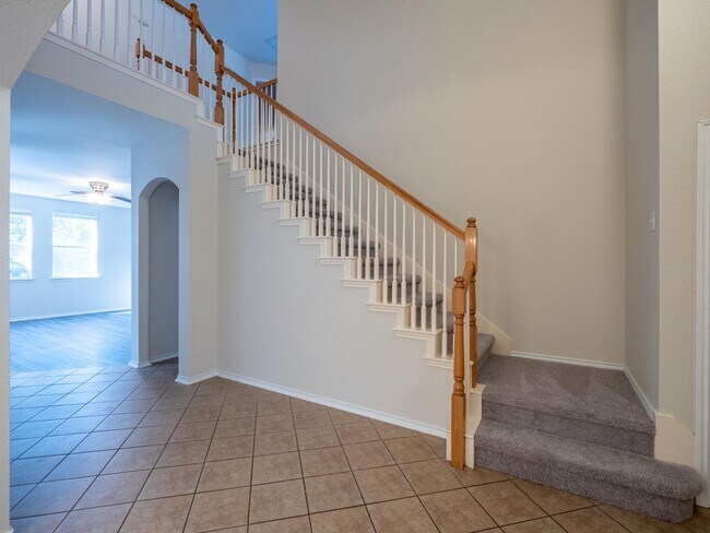 Building Photo - 1710 Lomita Dr