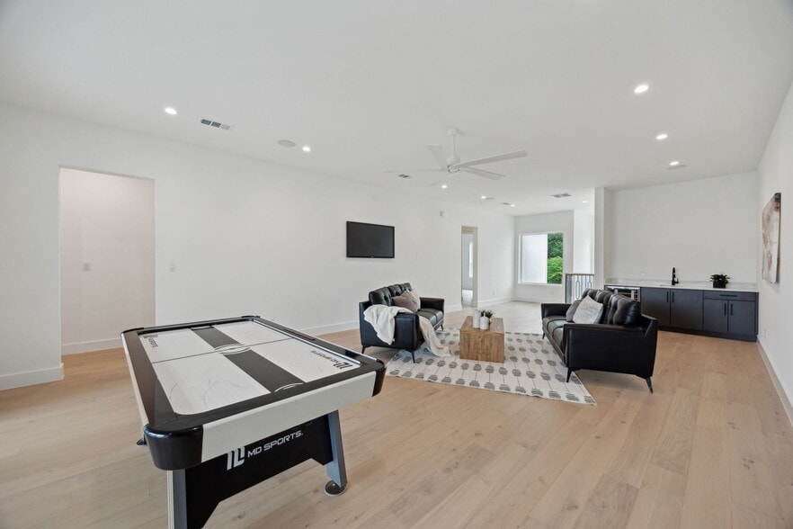 Building Photo - 3815 Hawick Ln