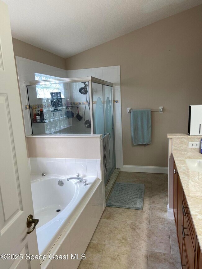 Building Photo - 1847 Abbeyridge Dr