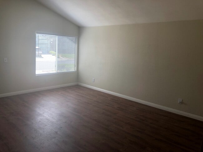 Building Photo - 1032 Wood Hollow Cir