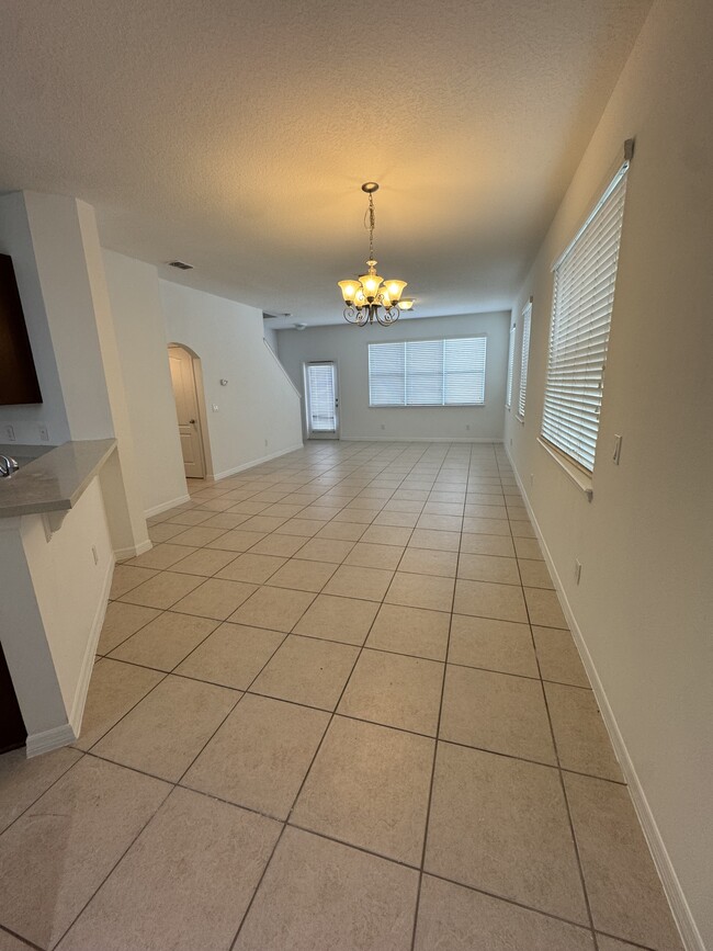 Building Photo - 8625 Brookvale Dr