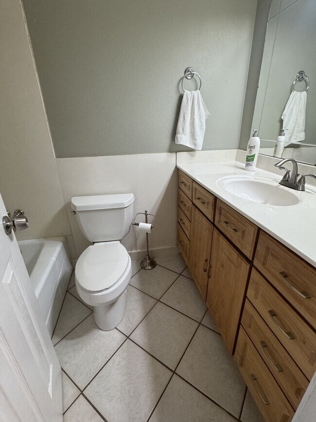 Building Photo - 1801 Carnation Ave