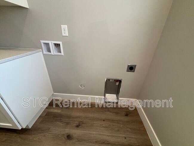 Building Photo - 1792 W 150 S