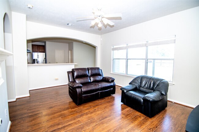 Building Photo - 25914 Chapman Falls Dr