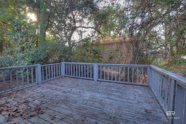 Building Photo - 12 Lancers Ln