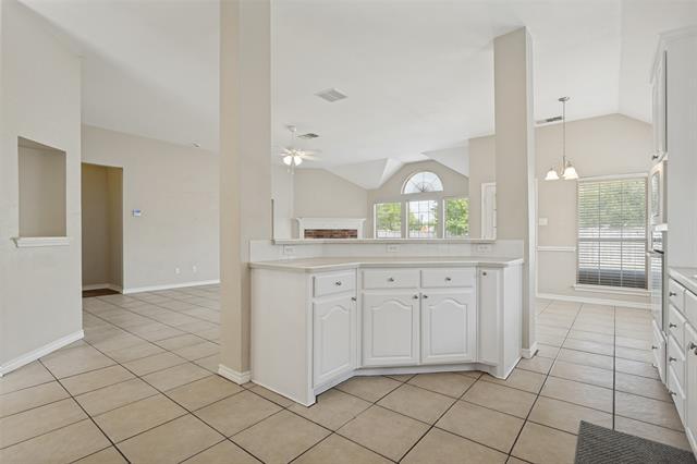 Building Photo - 903 Redbud Dr