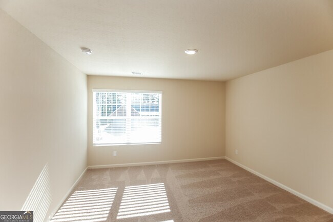 Building Photo - 243 Augusta Woods Dr