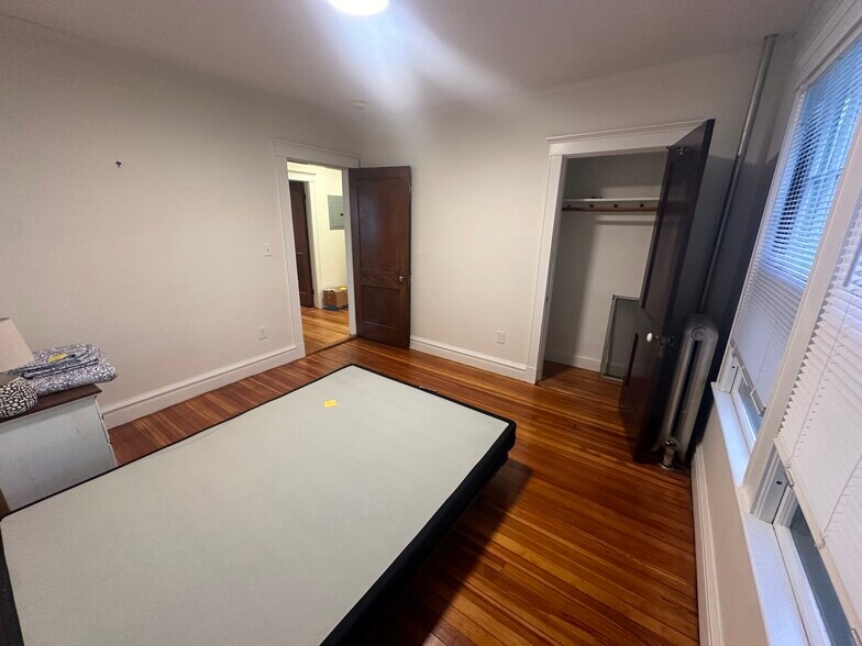 Building Photo - 33 Concord Ave