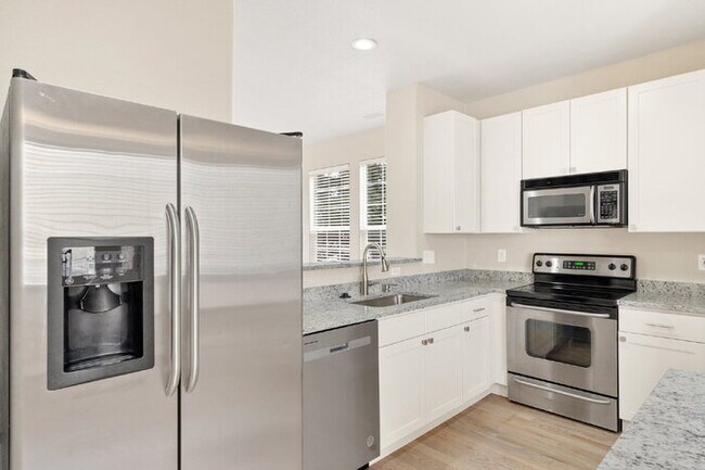 Building Photo - Charming 3-Bedroom Home Near Ft. Carson – ...