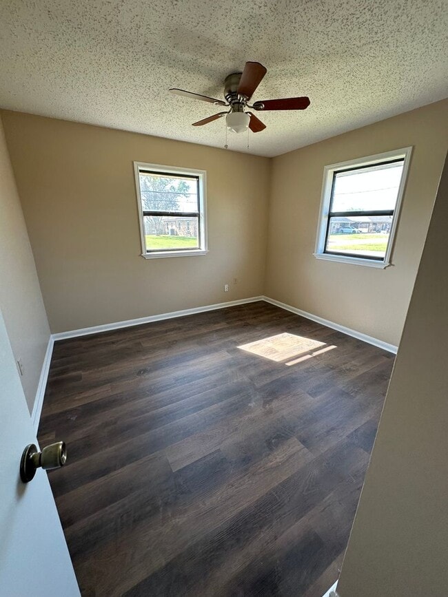 Building Photo - Newly renovated 3 bedroom 2 bath in East Houma