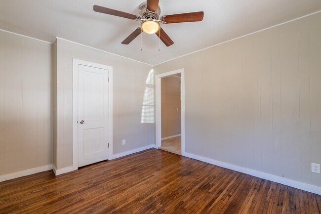 Building Photo - 1677 Echles St