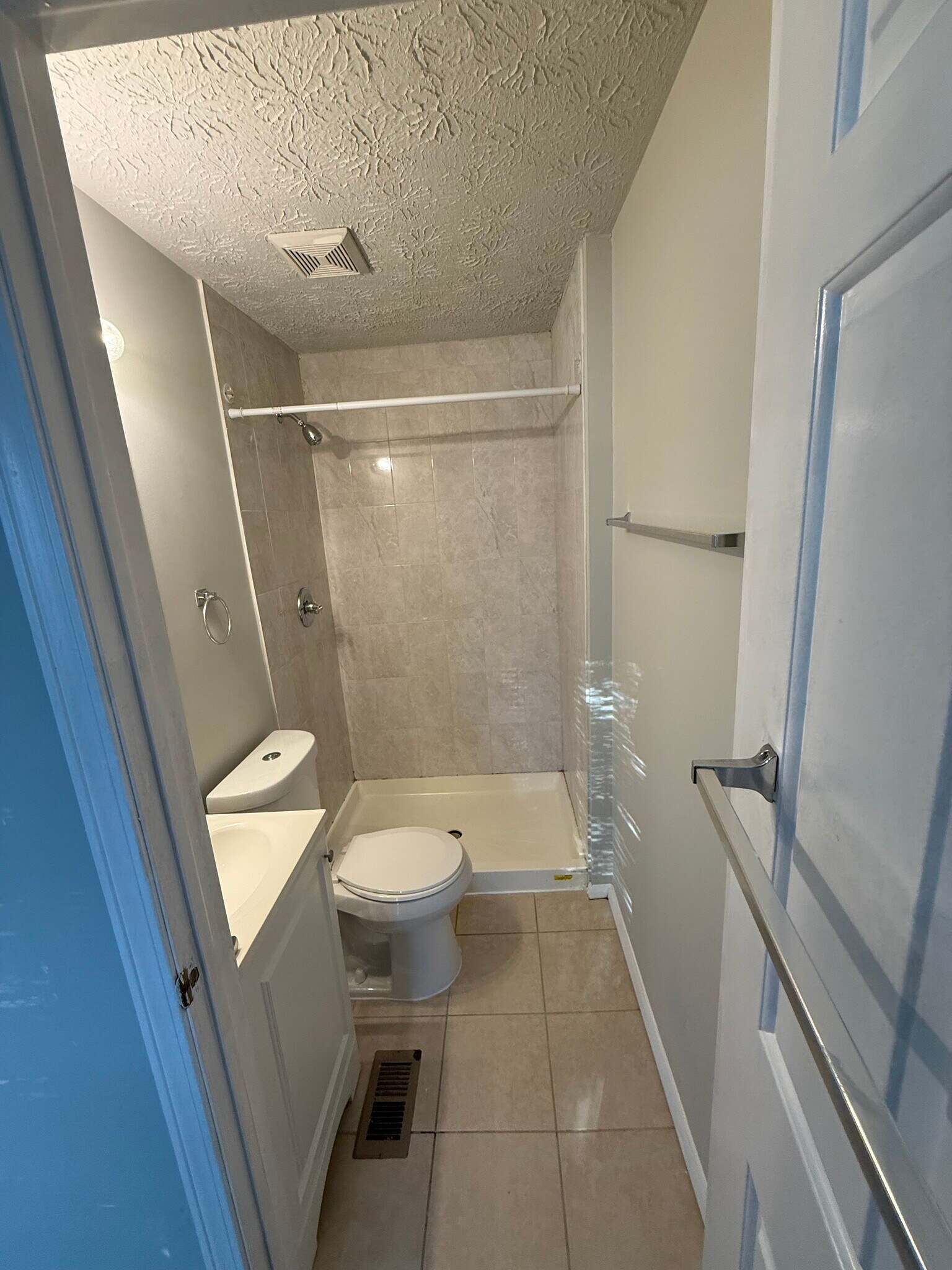 masterbed bath - 3415 Castle Way