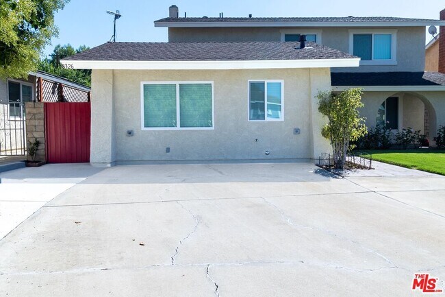 Primary Photo - 8326 Beckford Ave