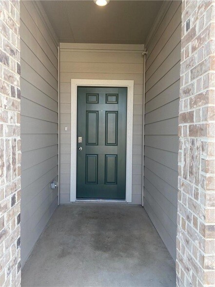 Building Photo - 820 Nodding Nixie