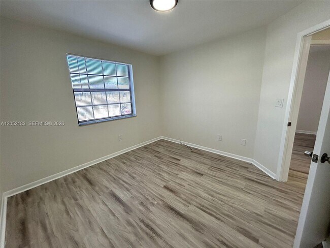 Building Photo - 11047 SW 154th Ct