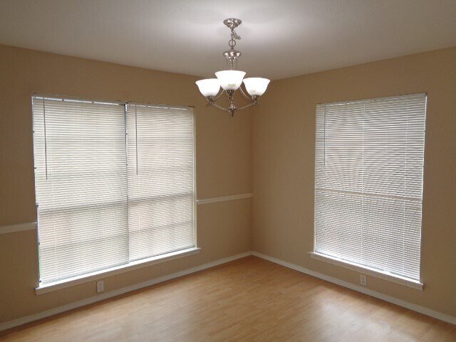 Building Photo - 16318 Leamington Ln