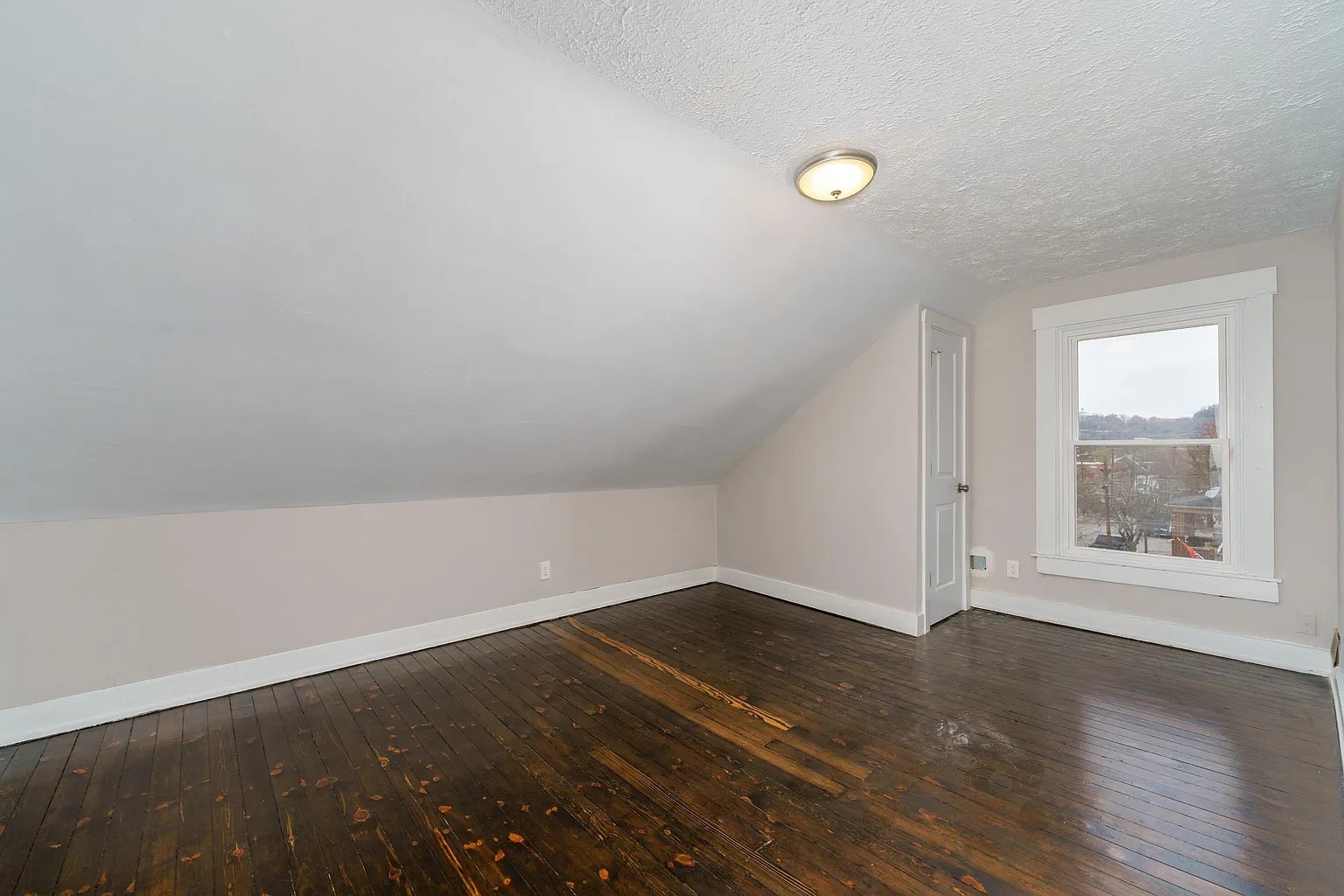 Building Photo - 247 Taylor Ave