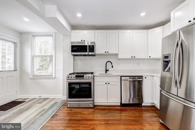 Building Photo - 2805 Hamilton Ave