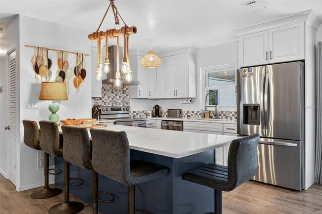 Building Photo - 1760 75th Ave N