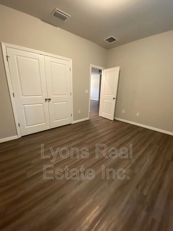 Building Photo - 5625 Abelman Rd