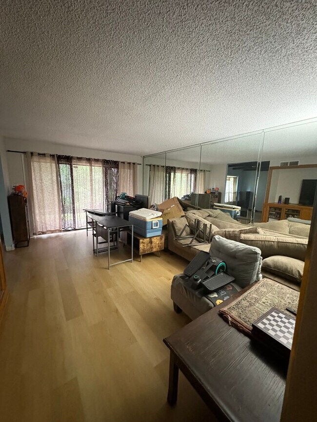 Building Photo - Spacious 3-Bedroom Condo in Cypress Woods