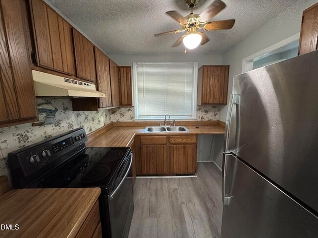Building Photo - 4200 Bertram Dr