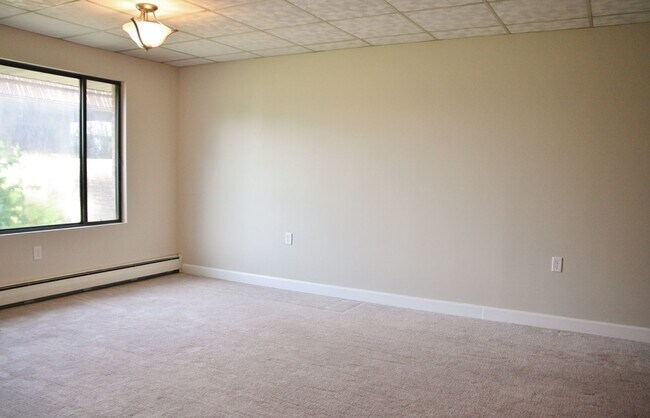 Building Photo - Three bedroom, two full bathrooms house in Enola