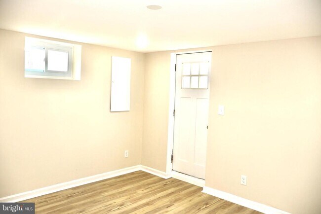 Building Photo - 147 Deacon Rd