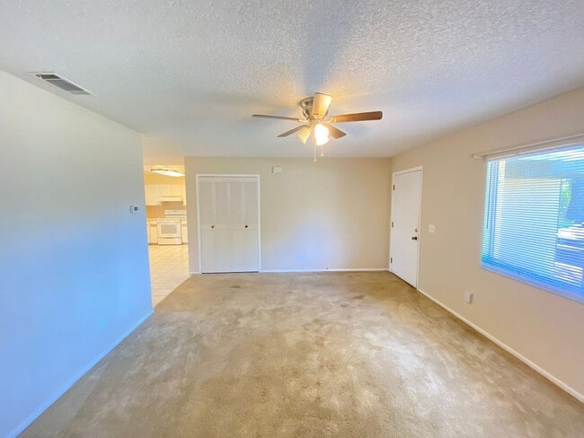 Building Photo - 603 Pheasant Ave